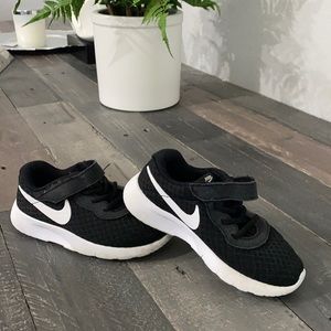 Toddler size 9C nikes